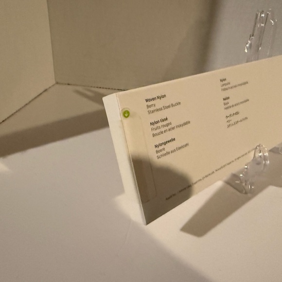 Apple Berry Nylon Watch Band - Brand New Factory Sealed - Picture 8 of 9